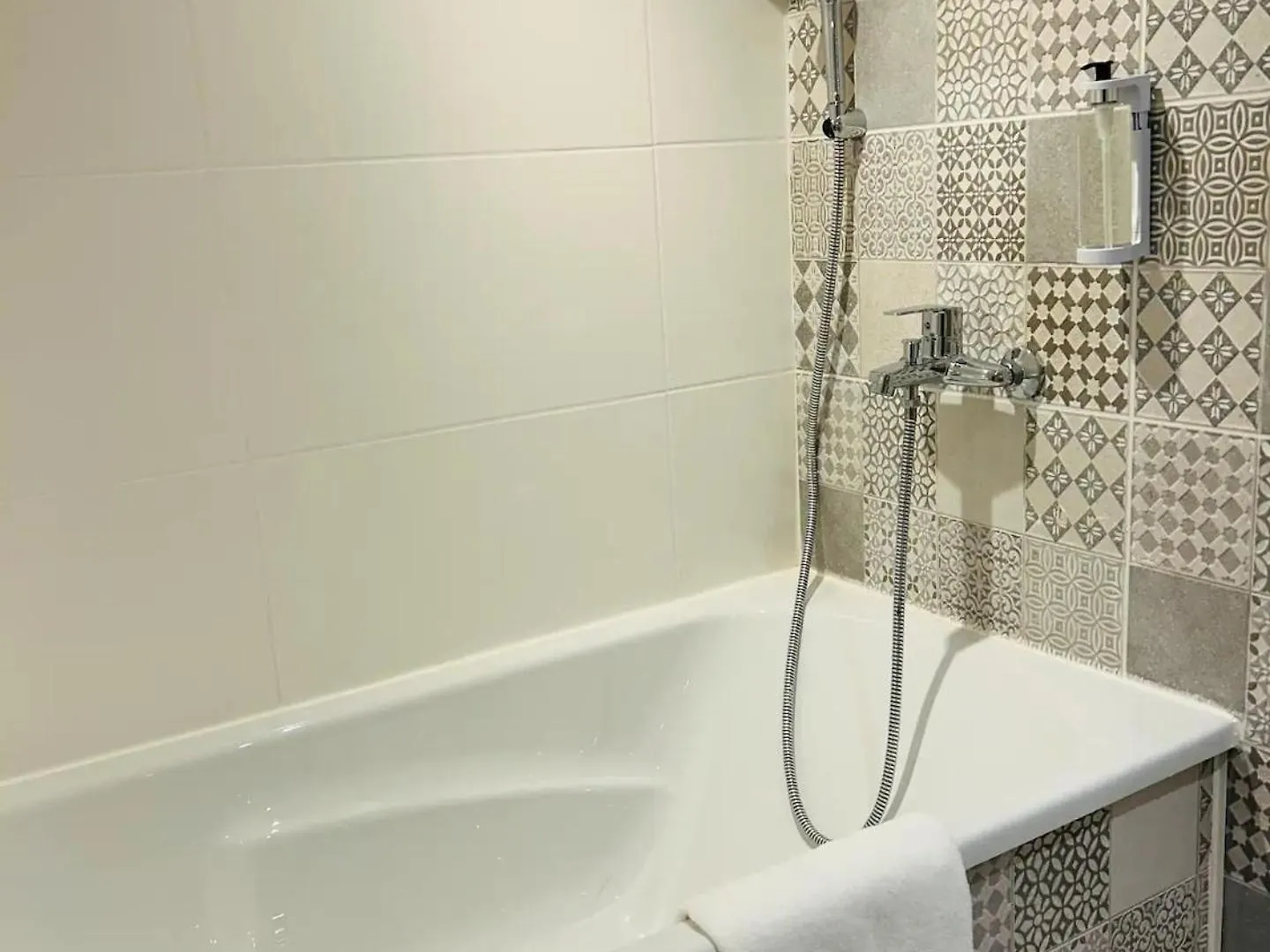 Loft Rosalie - Le Meridien A Charbonniere Les Bains - Parking - Netflix - Wifi Charbonnieres-les-Bains Apartment